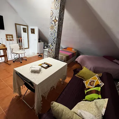 Homestay Buhardilla Andaluza Con Piscina Compartida *