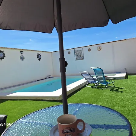 Buhardilla Andaluza Con Piscina Compartida